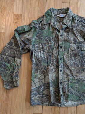 Real Tree Camo Button-Up Women